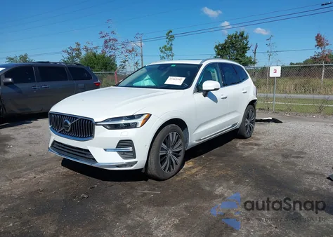 2022 Volvo Xc60 B5 Inscription z USA, uszkodzony, nr VIN YV4L12DL6N1909658